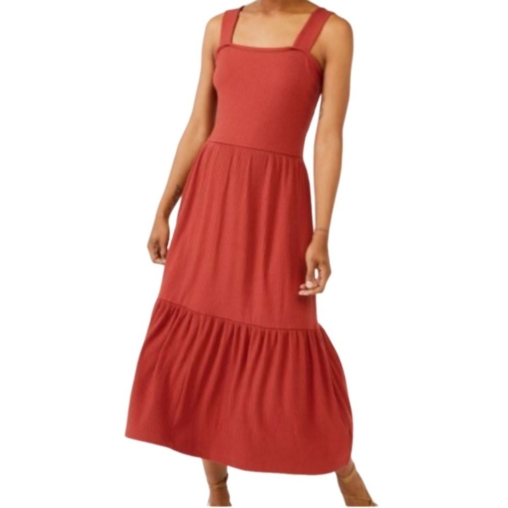 Free Assembly NWT square neck tiered ruffle dress. Orange/rust color. Size L.